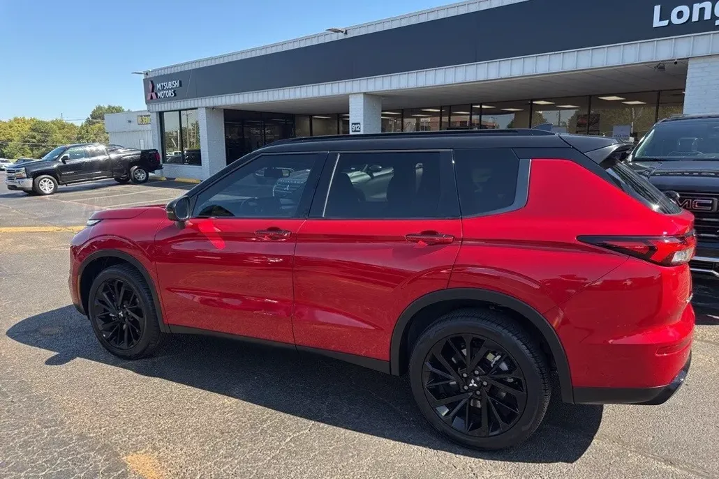2024 Mitsubishi Outlander SEL Black Edition photo 1