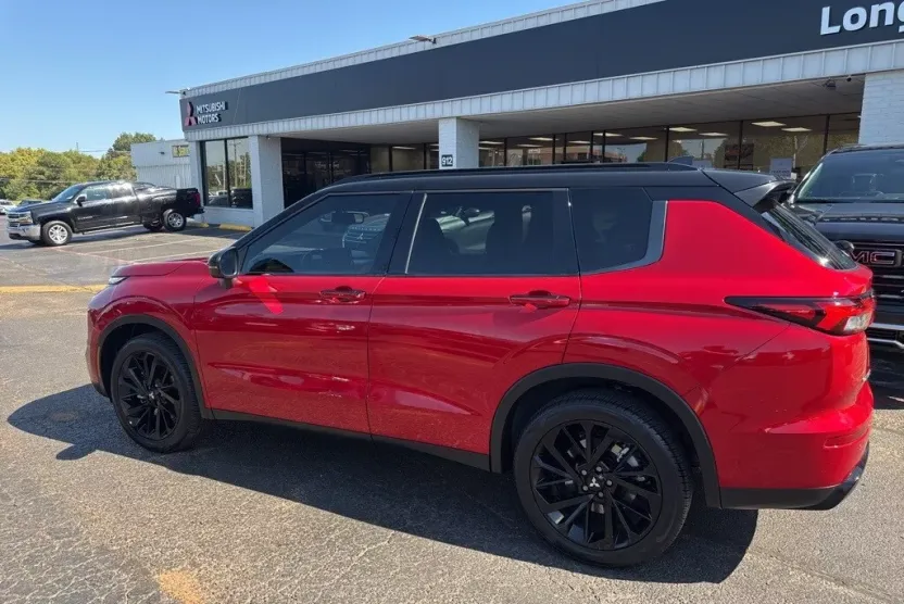 2024 Mitsubishi Outlander SEL Black Edition photo 1