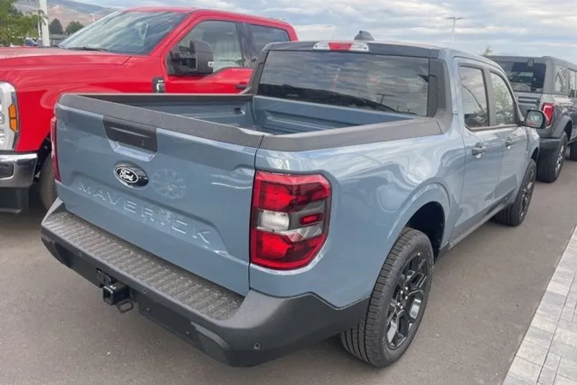2025 Ford Maverick XLT photo 1