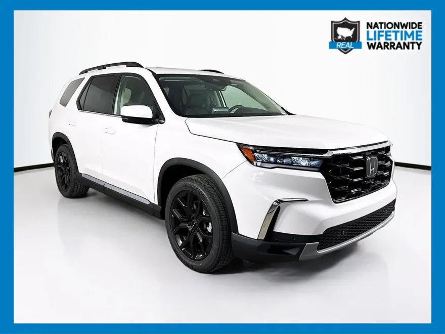 2025 Honda Pilot Touring photo 1