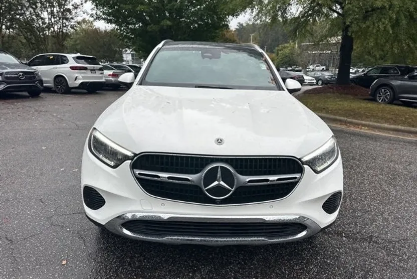 2025 Mercedes Benz GLC 300 4MATIC photo 1