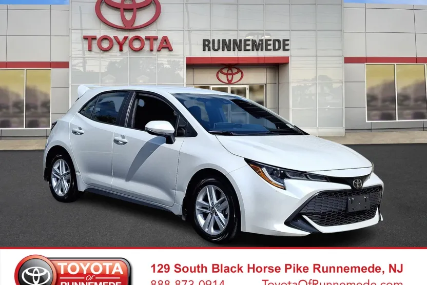 2022 Toyota Corolla SE photo 1