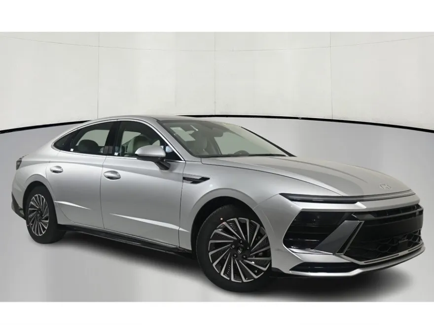 2025 Hyundai Sonata Hybrid SEL photo 1