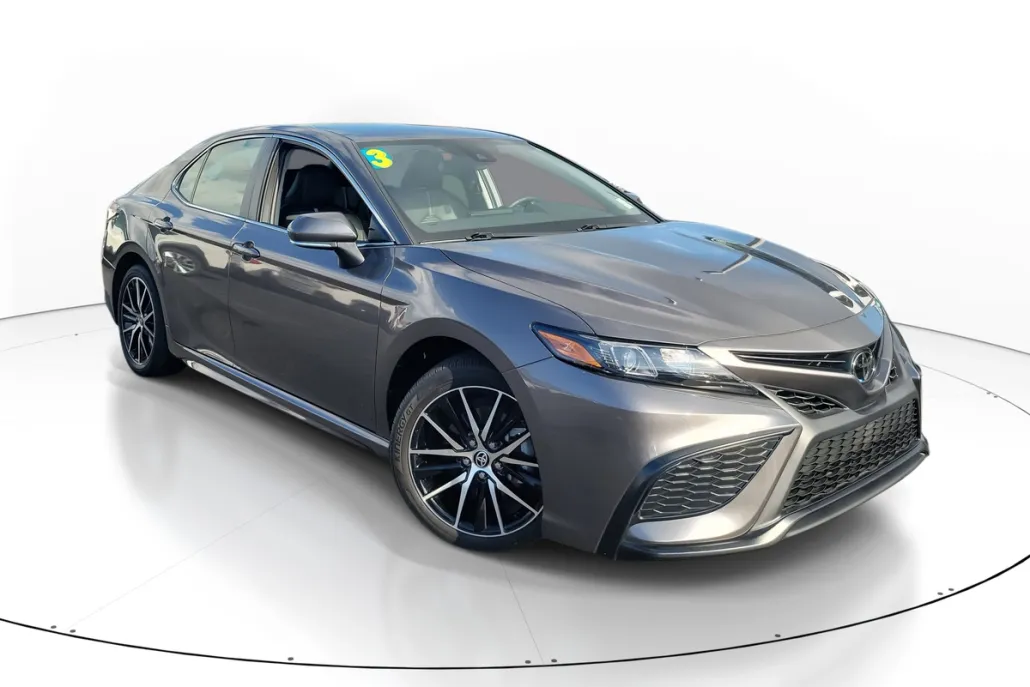 2023 Toyota Camry SE photo 1
