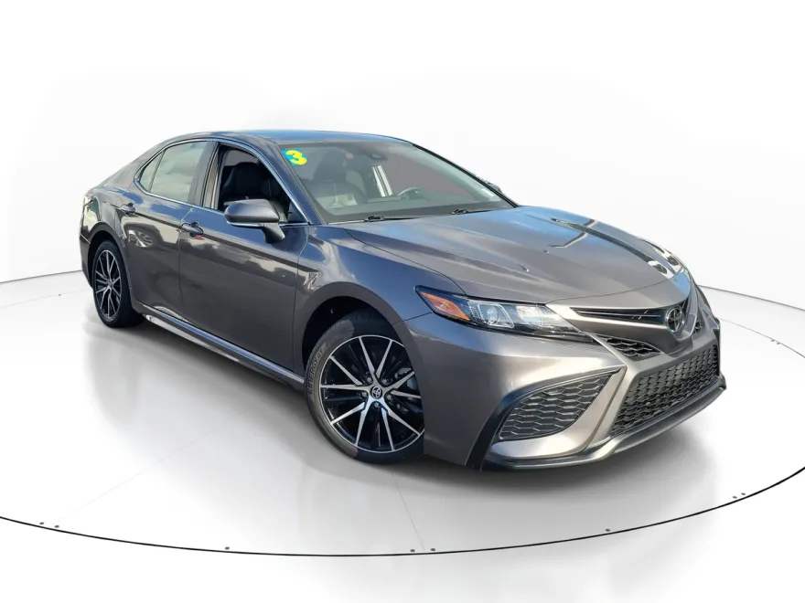 2023 Toyota Camry SE photo 1