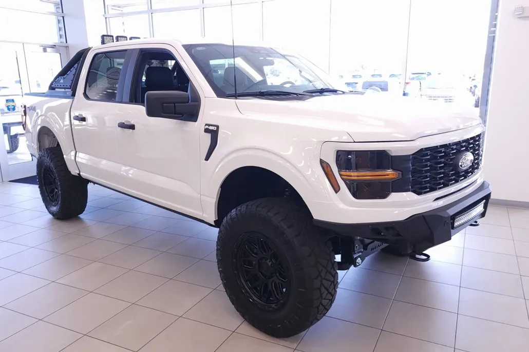 2025 Ford F-150 STX photo 1