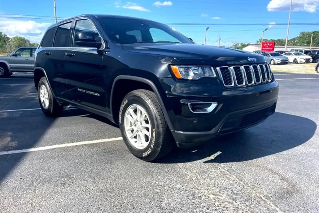 2018 Jeep Grand Cherokee Laredo photo 1
