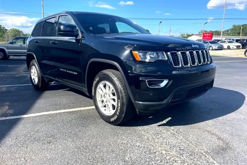 2018 Jeep Grand Cherokee Laredo photo 1