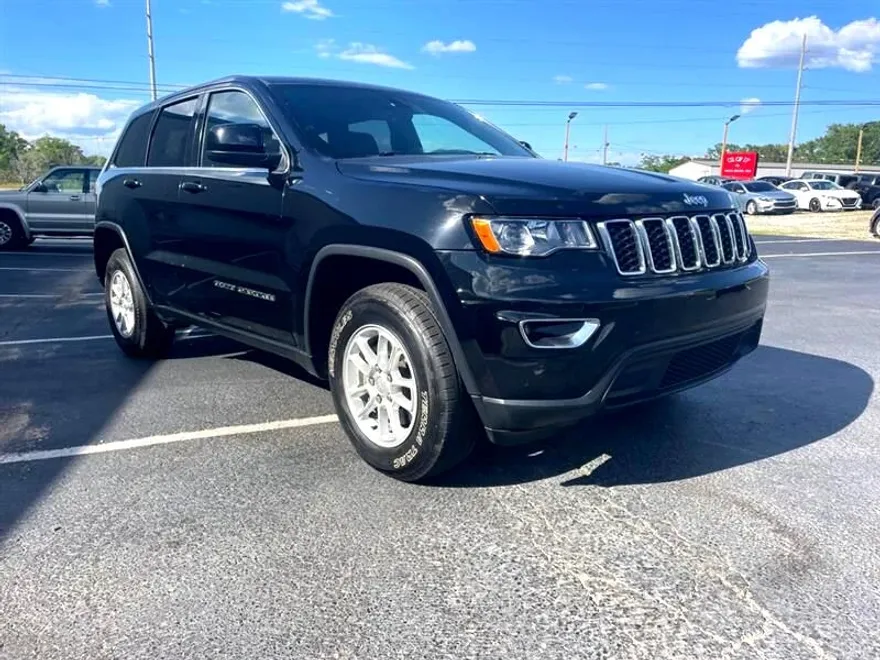 2018 Jeep Grand Cherokee Laredo photo 1