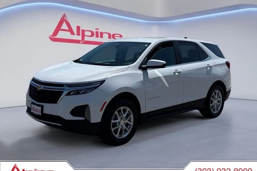 2024 Chevrolet Equinox LT photo 1