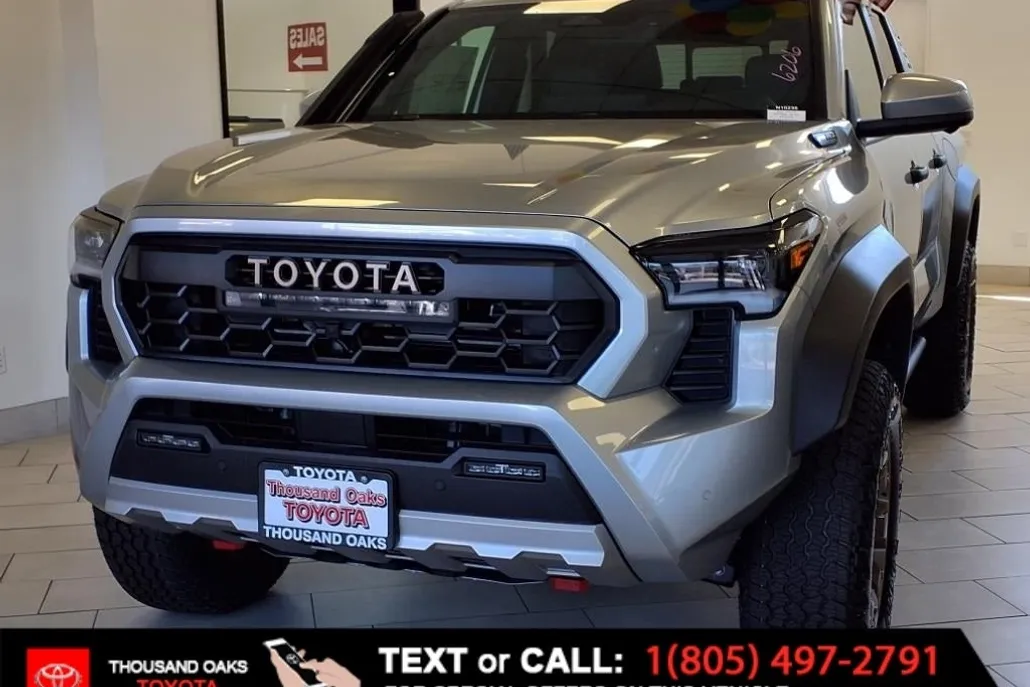 2025 Toyota Tacoma Trailhunter photo 1