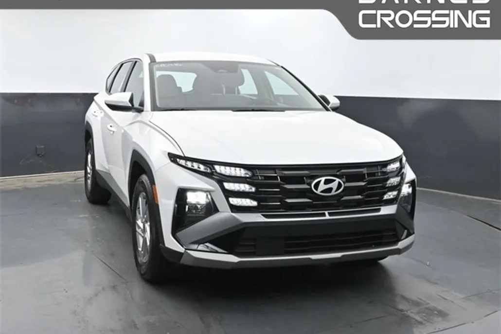 2025 Hyundai Tucson SE photo 1