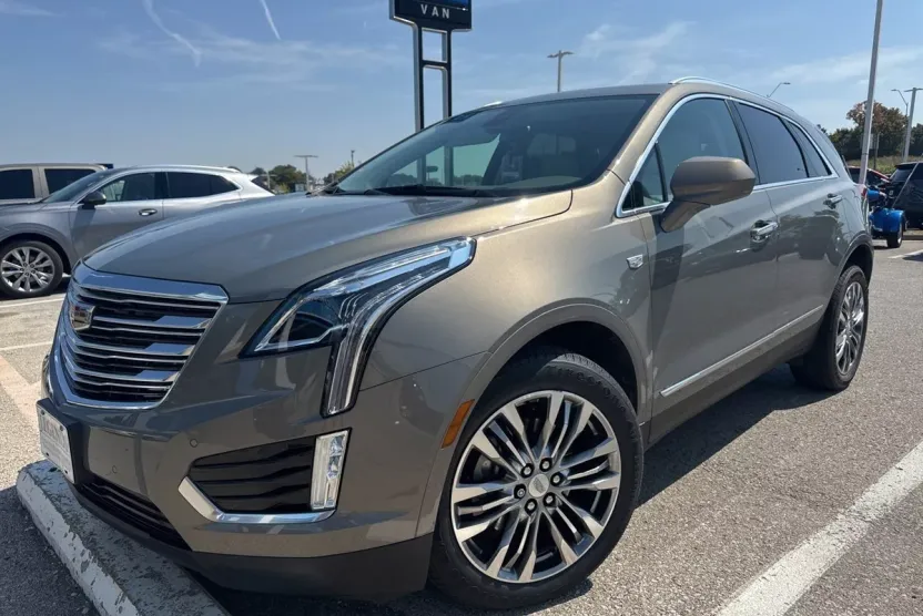 2018 Cadillac XT5 Premium Luxury photo 1