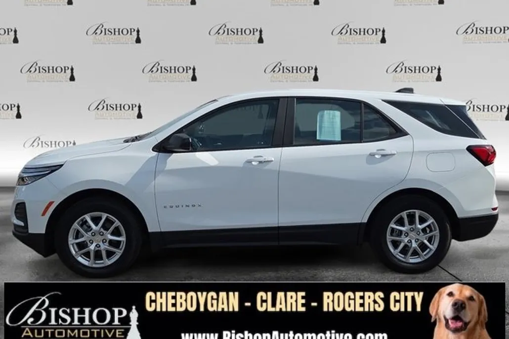 2023 Chevrolet Equinox LS photo 1