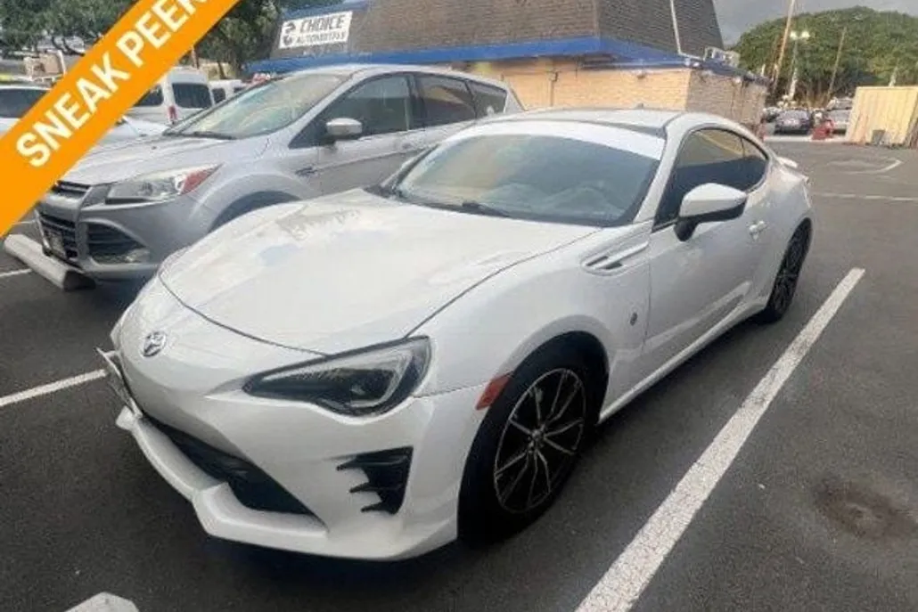 2017 Toyota GR86 Base photo 1