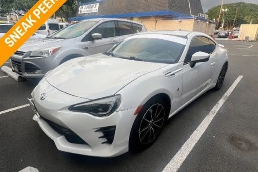 2017 Toyota GR86 Base photo 1