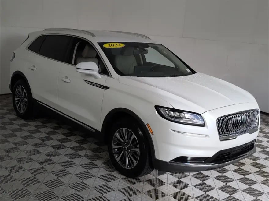 2022 Lincoln Nautilus Standard photo 1