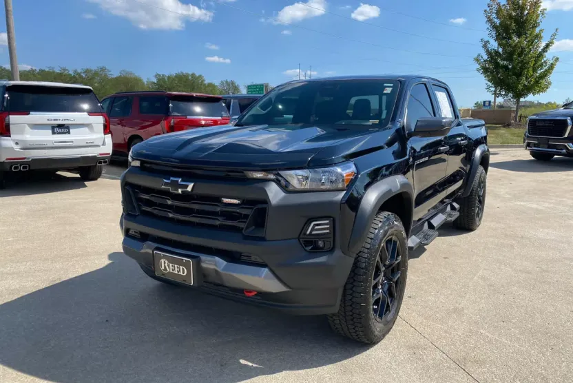 2025 Chevrolet Colorado Trail Boss photo 1