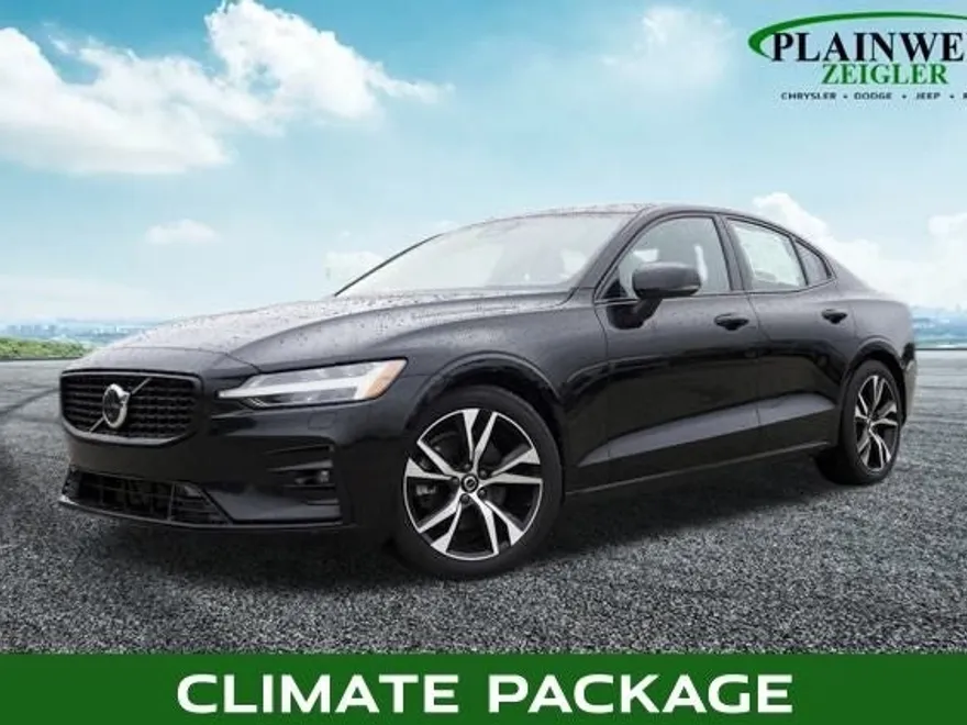 2023 Volvo S60 B5 AWD Plus photo 1