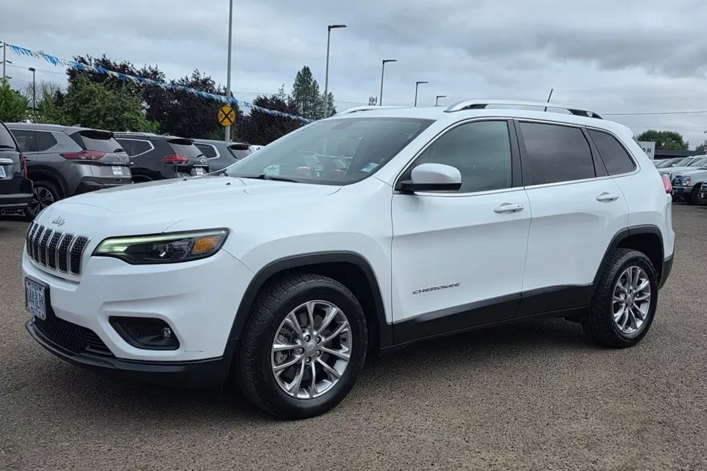 2019 Jeep Cherokee Latitude photo 1