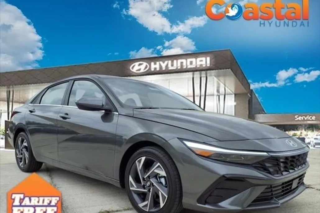2025 Hyundai Elantra SEL Convenience photo 1
