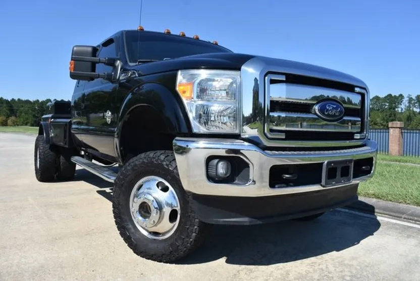 2016 Ford F-350 Lariat photo 1