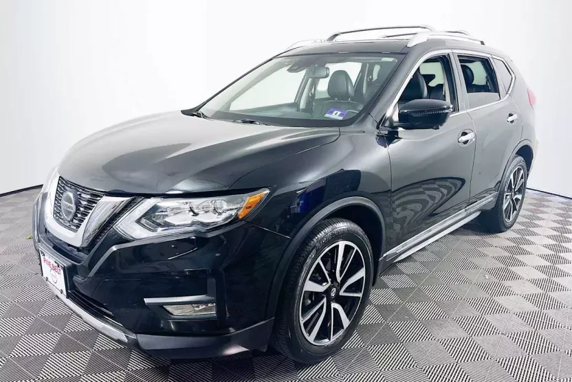 2019 Nissan Rogue SL photo 1