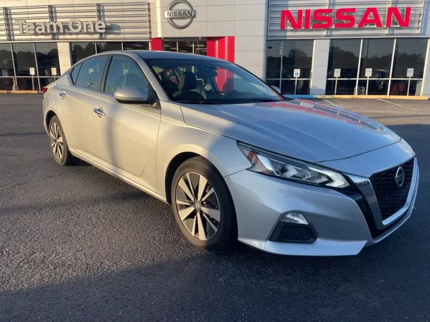 2022 Nissan Altima 2.5 SV photo 1