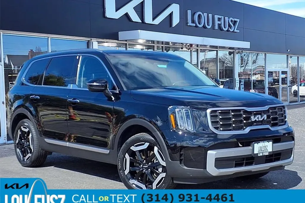 2023 Kia Telluride S photo 1