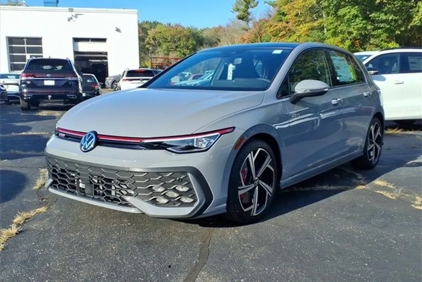 2025 Volkswagen Golf GTI SE photo 1