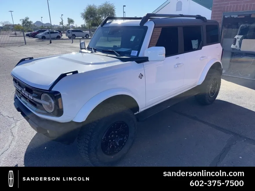 2022 Ford Bronco Outer Banks photo 1