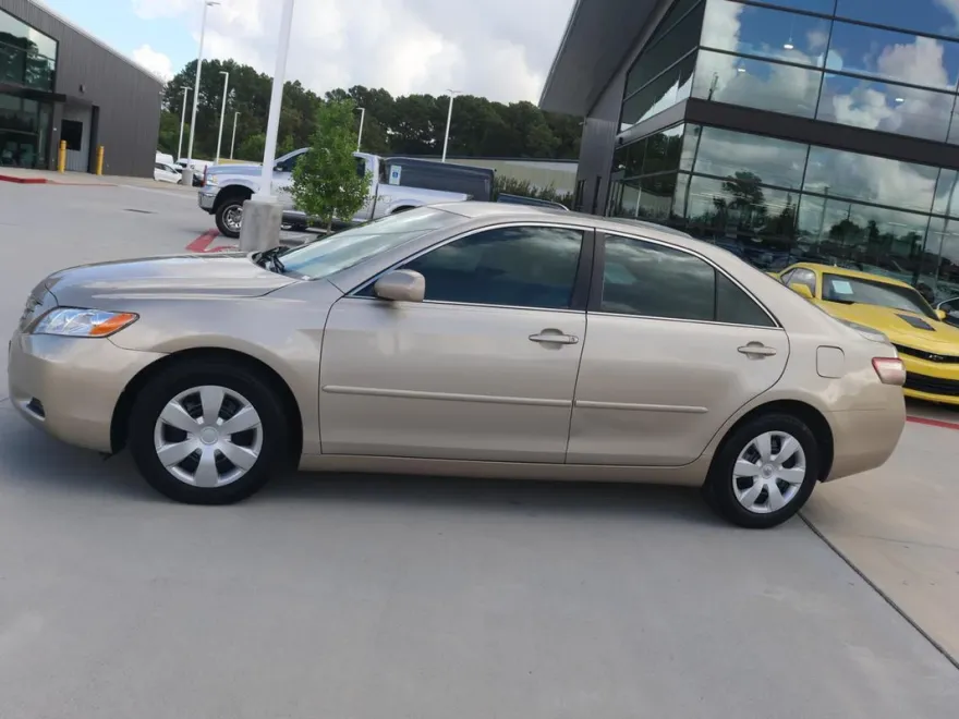 2009 Toyota Camry Base photo 1
