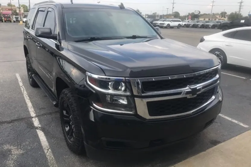 2019 Chevrolet Tahoe LS photo 1