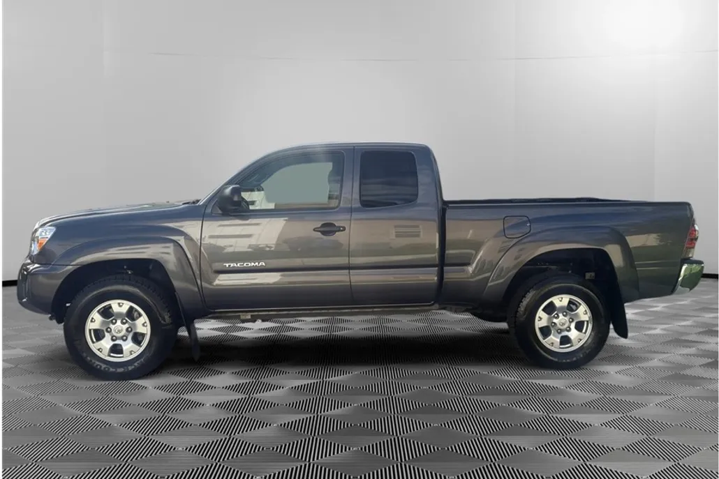 2013 Toyota Tacoma SR5 photo 1