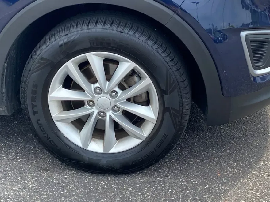 2018 Kia Sorento LX photo 1