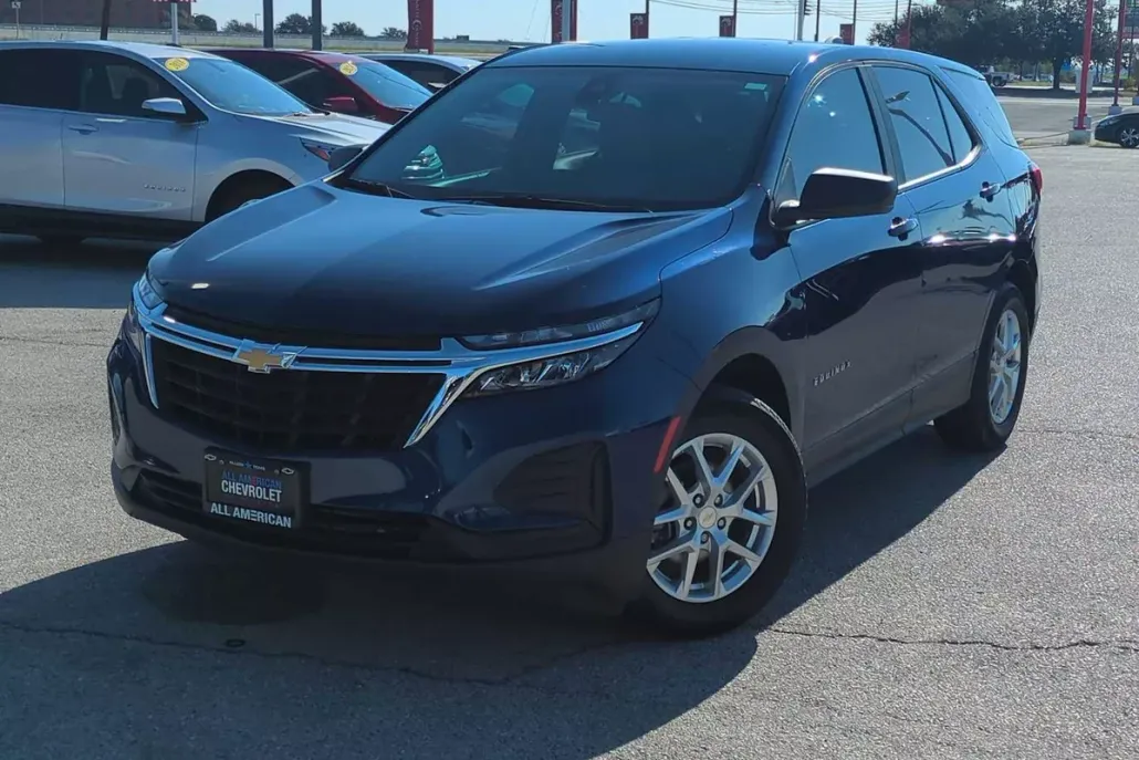 2022 Chevrolet Equinox LS photo 1