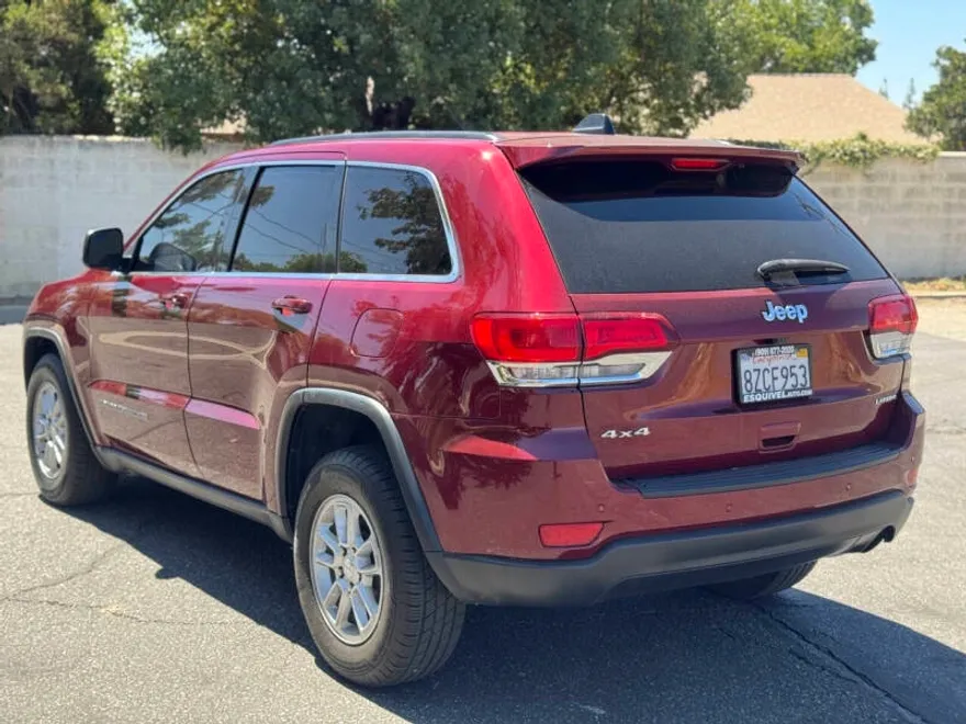 2020 Jeep Grand Cherokee Laredo photo 1