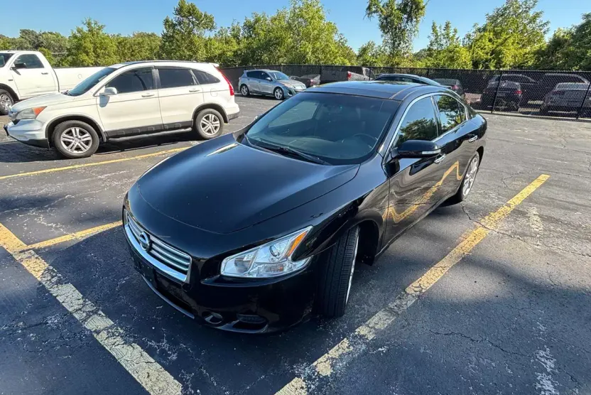 2014 Nissan Maxima SV photo 1