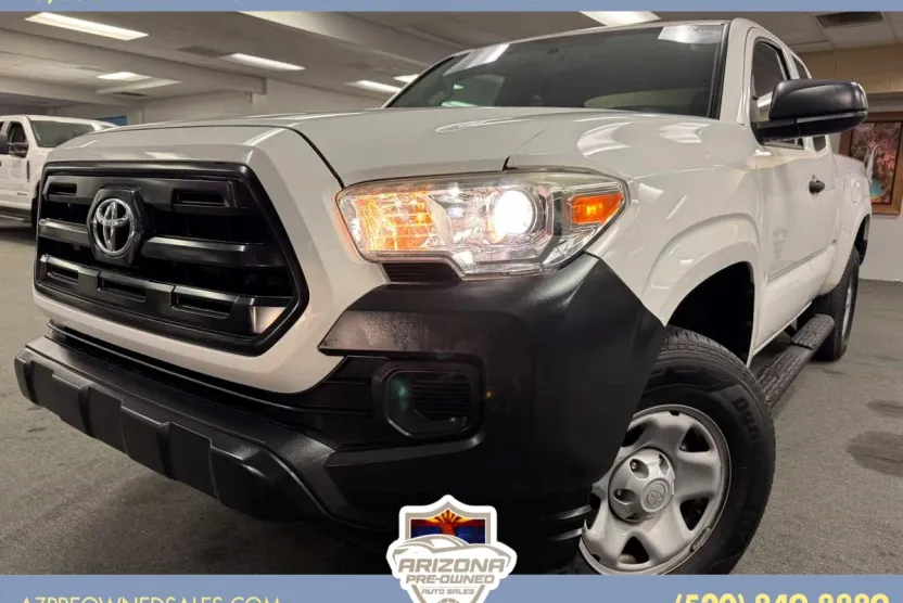 2017 Toyota Tacoma SR photo 1