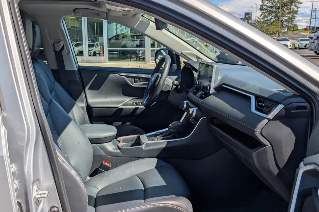2020 Toyota RAV4 Hybrid Limited photo 1