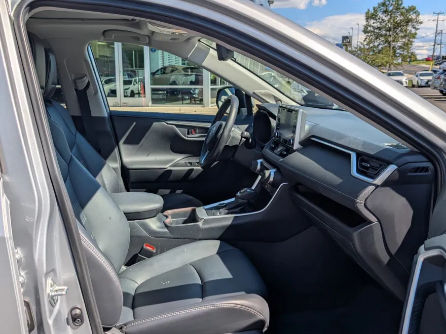 2020 Toyota RAV4 Hybrid Limited photo 1