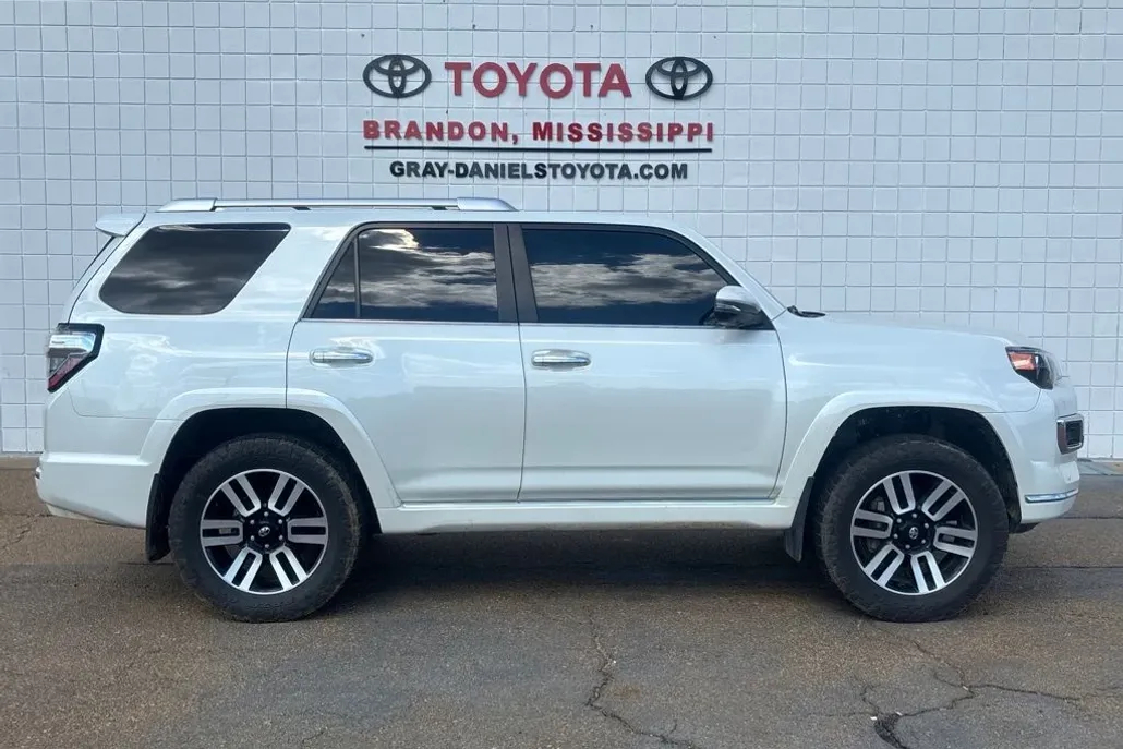 2023 Toyota 4Runner Limited photo 1