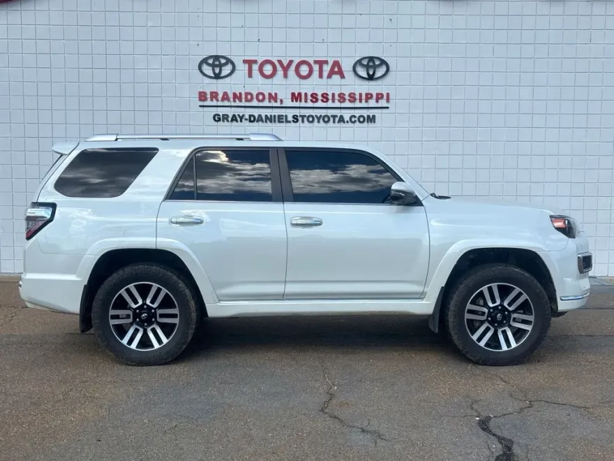 2023 Toyota 4Runner Limited photo 1