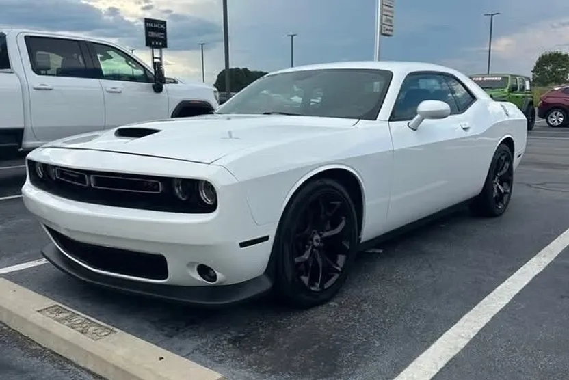 2021 Dodge Challenger R/T photo 1