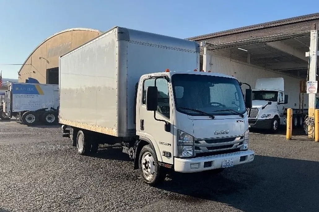 2020 Isuzu NPR photo 1