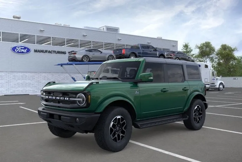 2025 Ford Bronco Outer Banks photo 1
