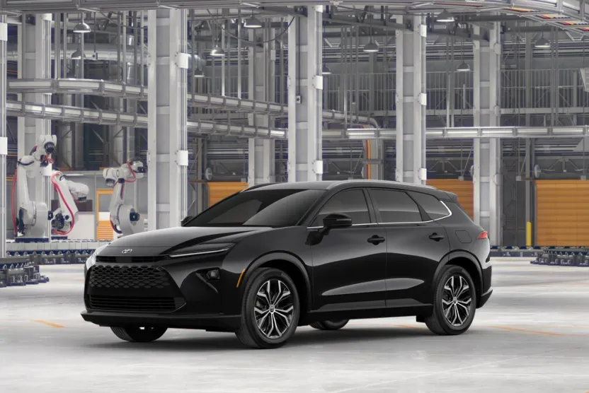 2025 Toyota Crown Signia XLE photo 1