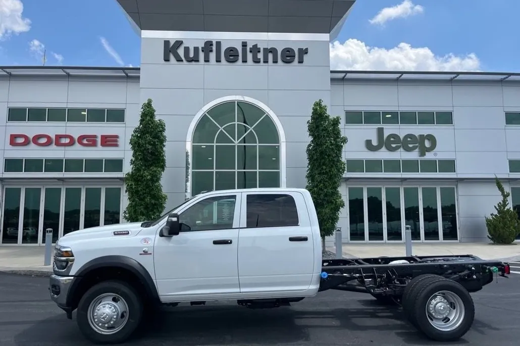 2025 Ram 5500 photo 1