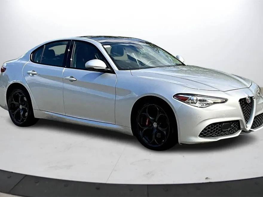 2018 Alfa Romeo Giulia Ti photo 1