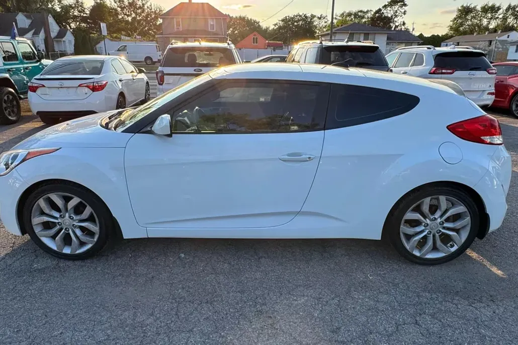 2015 Hyundai Veloster photo 1